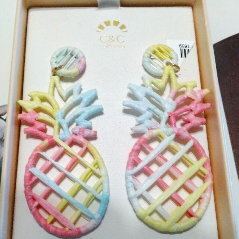 C & C CALIFORNIA PINEAPPLE SHAPE EARRINGS